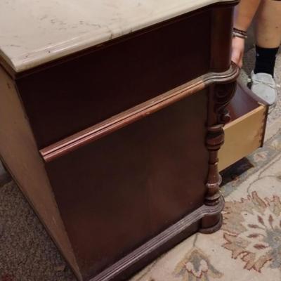 Pulaski Furniture Mahogany Victorian Marble Top Nightstand