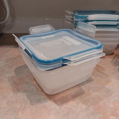 SNAPWARE PLASTIC FOOD STORAGE CONTAINERS