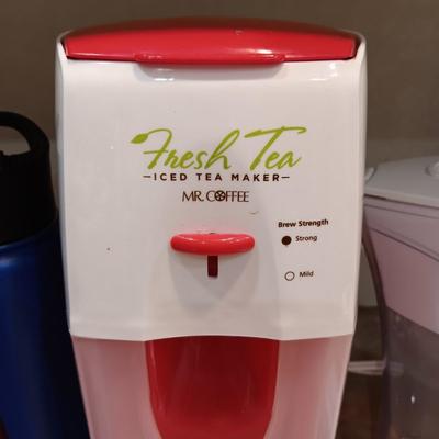BRITA WATER PURIFIER W/FILTER, ICE TEA MAKER AND WATER BOTTLES
