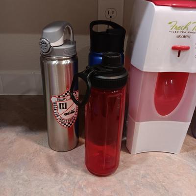 BRITA WATER PURIFIER W/FILTER, ICE TEA MAKER AND WATER BOTTLES