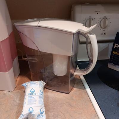 BRITA WATER PURIFIER W/FILTER, ICE TEA MAKER AND WATER BOTTLES