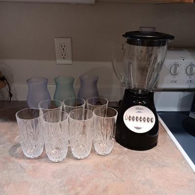 OSTER BLENDER, 7 CRYSTAL DRINKING GLASSES AND 3 STEMMED GLASSES
