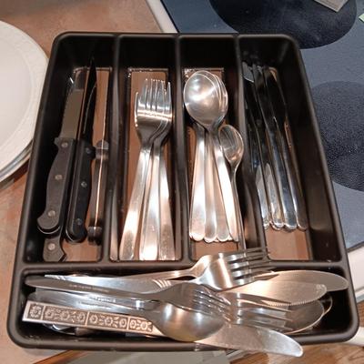 4 PLACE SETTING DINNERWARE AND 8 PLACE SETTING FLATWARE W/EXTRAS