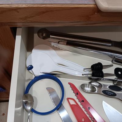 KITCHEN UTENSILS, BBQ TOOLS AND CUTLERY