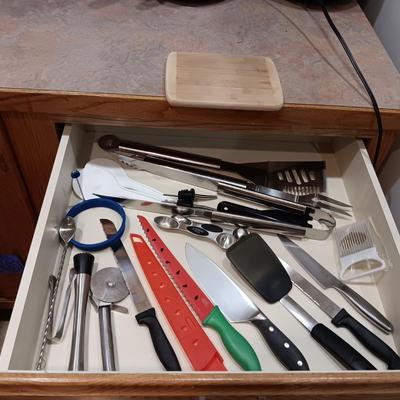 KITCHEN UTENSILS, BBQ TOOLS AND CUTLERY