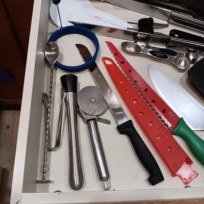 KITCHEN UTENSILS, BBQ TOOLS AND CUTLERY