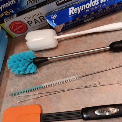 MISC KITCHEN ITEMS