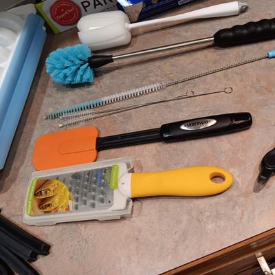 MISC KITCHEN ITEMS