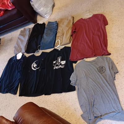 MEN'S LARGE SHIRTS & PANTS, 34 X 32 JEANS