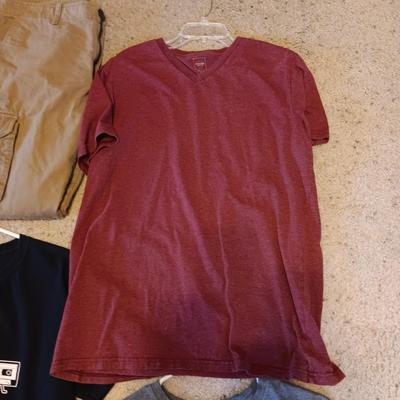 MEN'S LARGE SHIRTS & PANTS, 34 X 32 JEANS