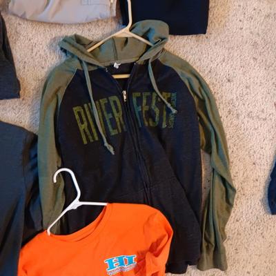 MEN'S LARGE SHIRTS AND PANTS