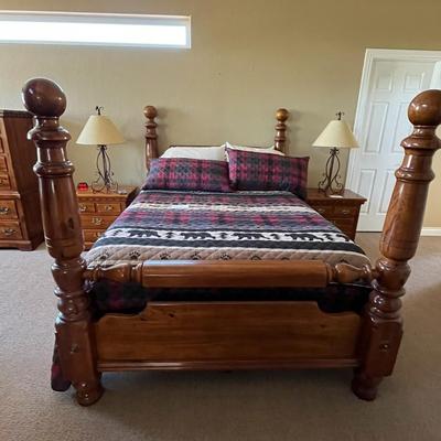 Paul Bunion 4 Post Queen Bedroom Set