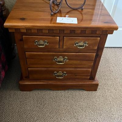 Colonial Pine Link Taylor Night Stand