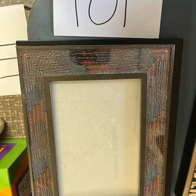3 Picture Frames