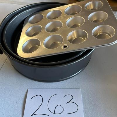 5 Piece Cake Pans & Muffin Set