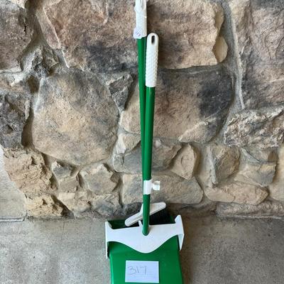Libman Green Broom & Dust Pick Up 