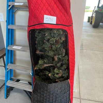6.5ft Christmas Tree W/Red Bag Cover