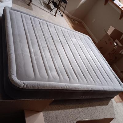 INTEX FAST FILL DOUBLE AIR MATTRESS