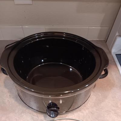 CROCK POT, HAND GRINDER AND STRAINER