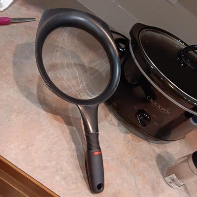 CROCK POT, HAND GRINDER AND STRAINER