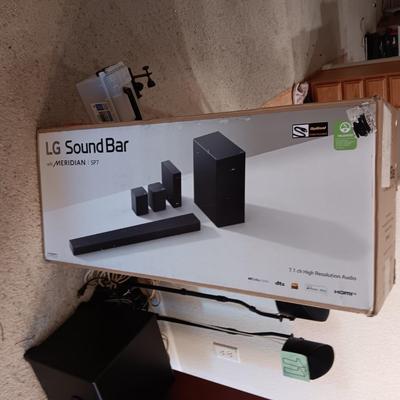 NEW IN SEALED BOX LG SOUND BAR WITH MERIDIAN
