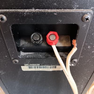 POLK AUDIO R40 TOWER SPEAKERS