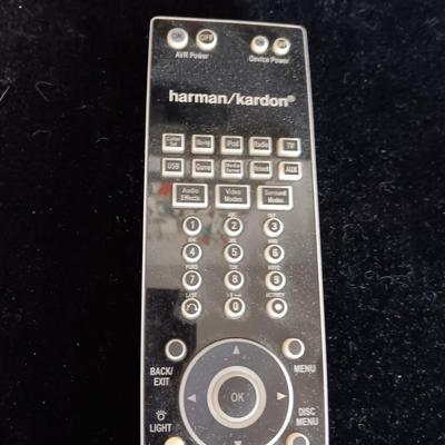 HARMAN KARDON RECEIVER W/REMOTE