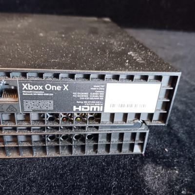 XBOX ONE X GAME CONSOLE