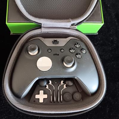XBOX ELITE WIRELESS CONTROL WITH CASE