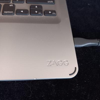 ZAGG WIRELESS KEYBOARD AND ARESGAME BOARD