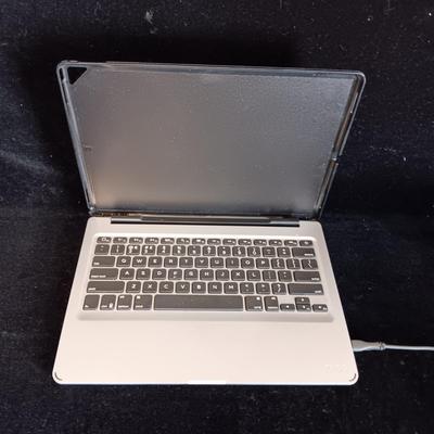 ZAGG WIRELESS KEYBOARD AND ARESGAME BOARD
