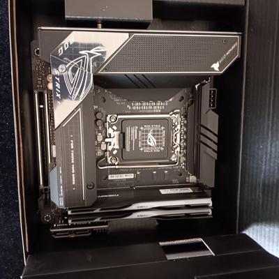 ROG STRIX Z690 GAMING WIFI