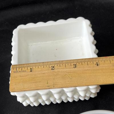 Lot 28 Milk glass lot