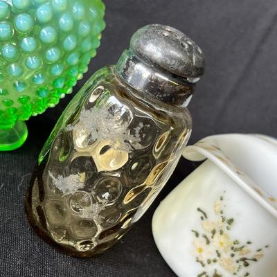 Lot 29 Assorted Art Glass / Uranium Glass