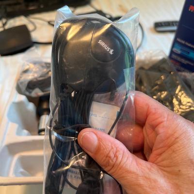 Soloist Universal Sound System & Sirius Satellite Radio (L2-RG)