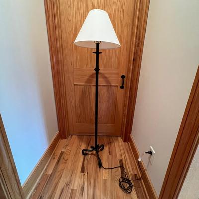 Black Metal Floor Lamp (2L-RG)
