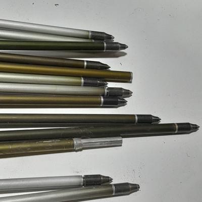 Arrows and wrist guards for a bow - At least a dozen arrows