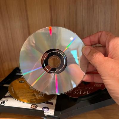 Microsoft Gaming Joystick, Flight Simulator, Myst and more Games Plus Books (L2-RG)