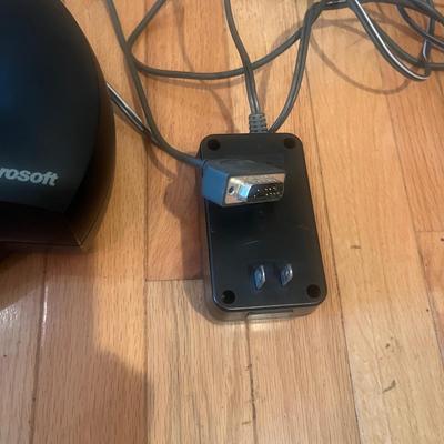 Microsoft Gaming Joystick, Flight Simulator, Myst and more Games Plus Books (L2-RG)