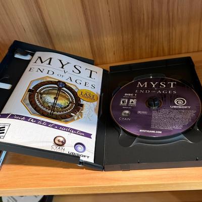 Microsoft Gaming Joystick, Flight Simulator, Myst and more Games Plus Books (L2-RG)