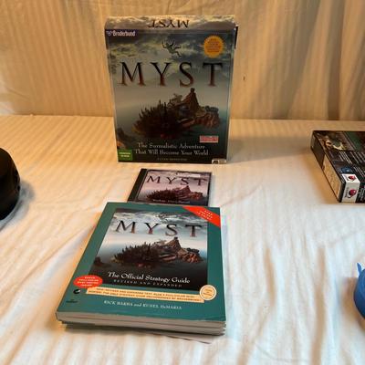 Microsoft Gaming Joystick, Flight Simulator, Myst and more Games Plus Books (L2-RG)