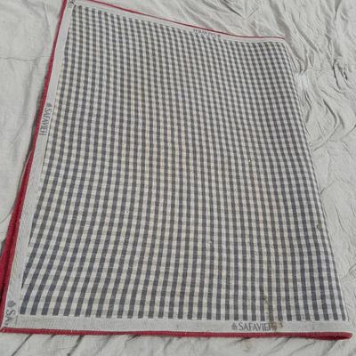 Safavieh Heritage Collection 100% wool Pile 5' X 8'A rea rug