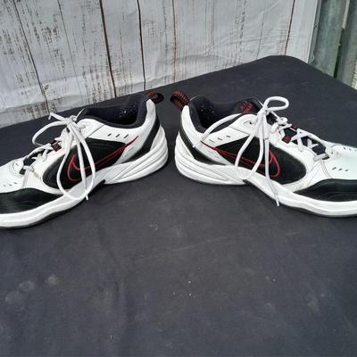 Men's size Nike Tennis shoes - lightly used with shoe organizer