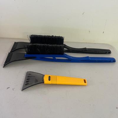 Car Accessories: Battery Chargers, Tire Chains, Roof Racks, & More (G-MG)