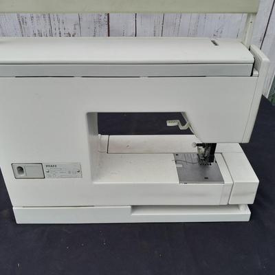 PFAFF Creative 7550 Germany made sewing machine with accessories (no power cord)