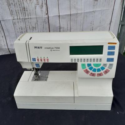 PFAFF Creative 7550 Germany made sewing machine with accessories (no power cord)