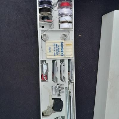 PFAFF Creative 7550 Germany made sewing machine with accessories (no power cord)