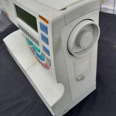 PFAFF Creative 7550 Germany made sewing machine with accessories (no power cord)