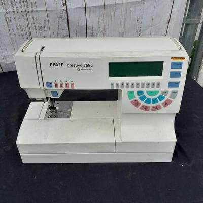 PFAFF Creative 7550 Germany made sewing machine with accessories (no power cord)