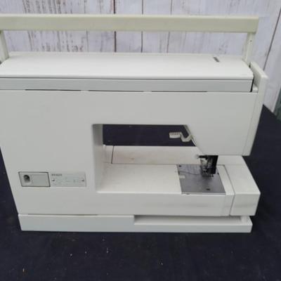 PFAFF Creative 7550 Germany made sewing machine with accessories (no power cord)
